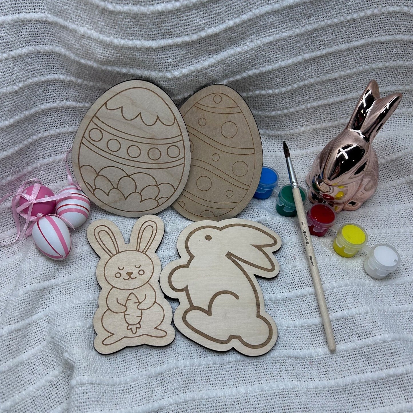Easter DIY Kids Paint Set - Includes 4 timber easter designs, 1 x paint brush and 1 paint set