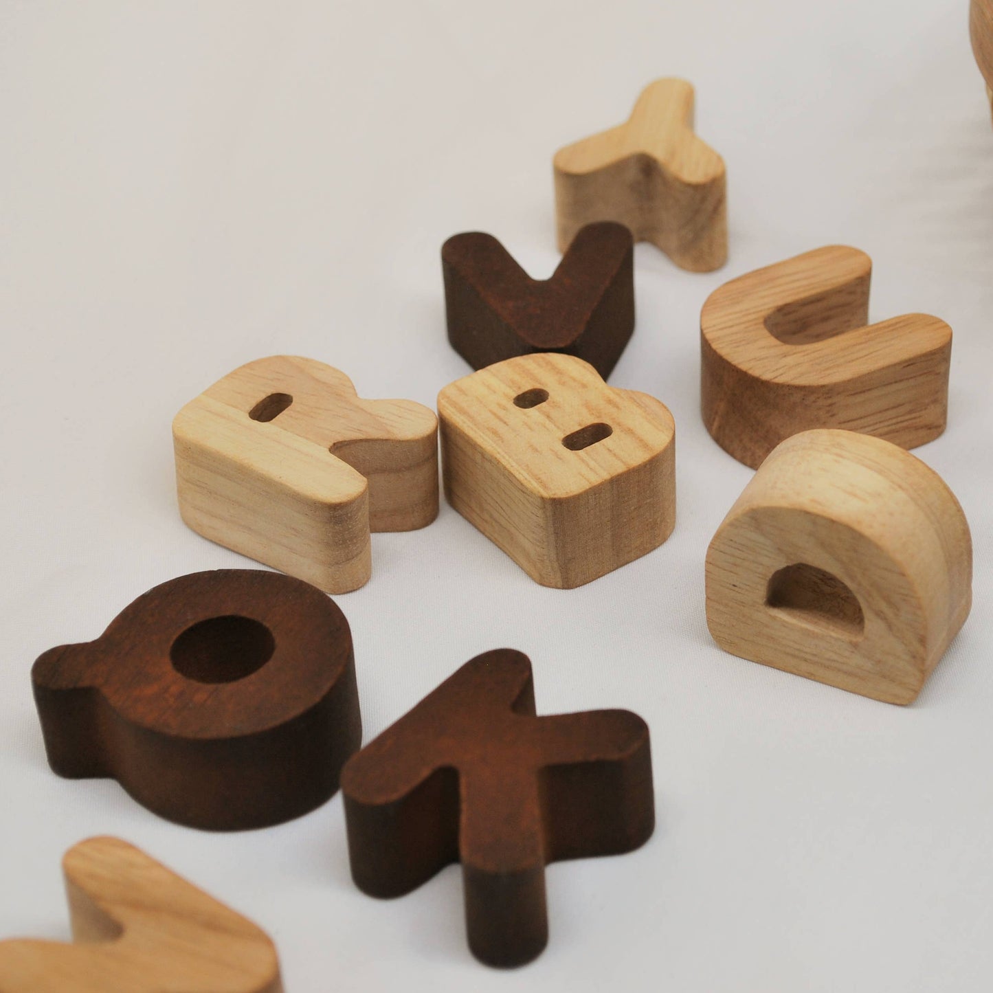 Q Toys | 2 Tone Wooden Capital Letters - 26 Piece Set