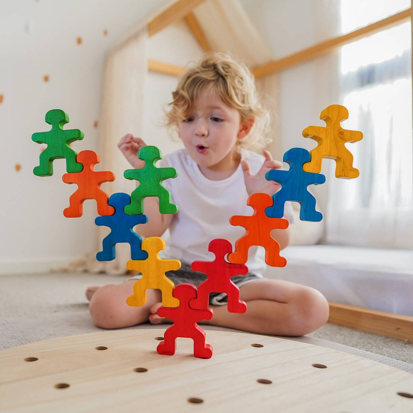 Q Toys | Rainbow Balancing People